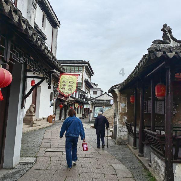慈禧太后多年守寡，午夜召一男子深夜入宫，男子出宫后失声痛哭